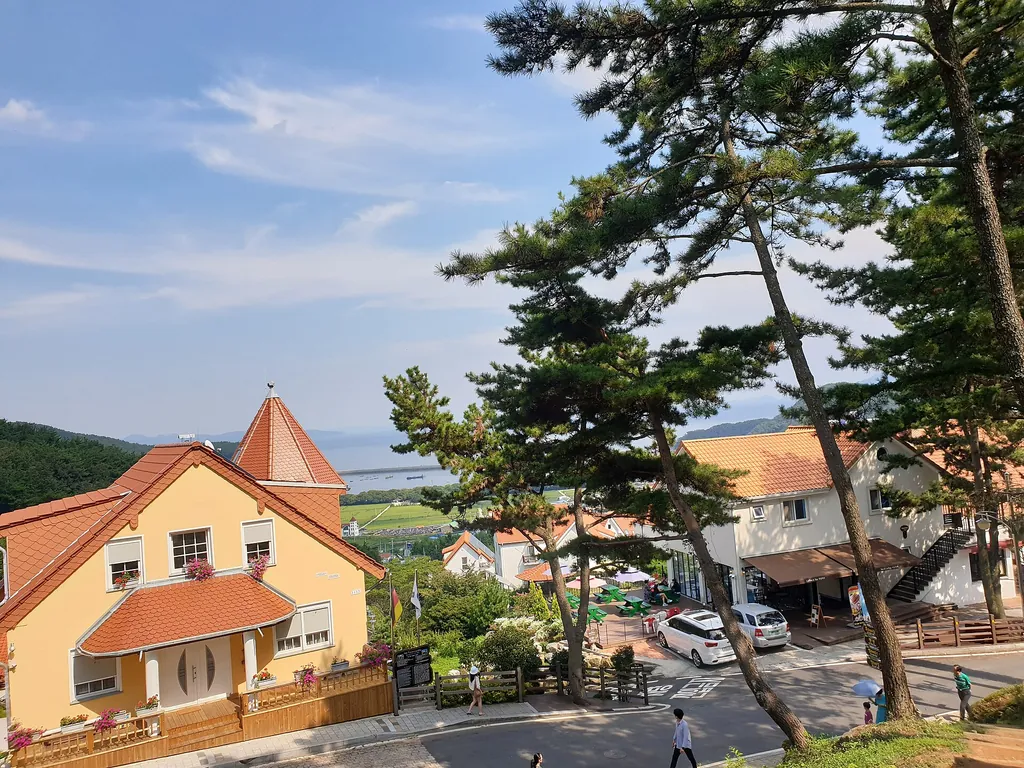 독일마을 풍경. 한국에서 보기 힘든 건축 양식이라 5살 우리 아이도 '여기 독일이야?'라고 신기해하더라구요.